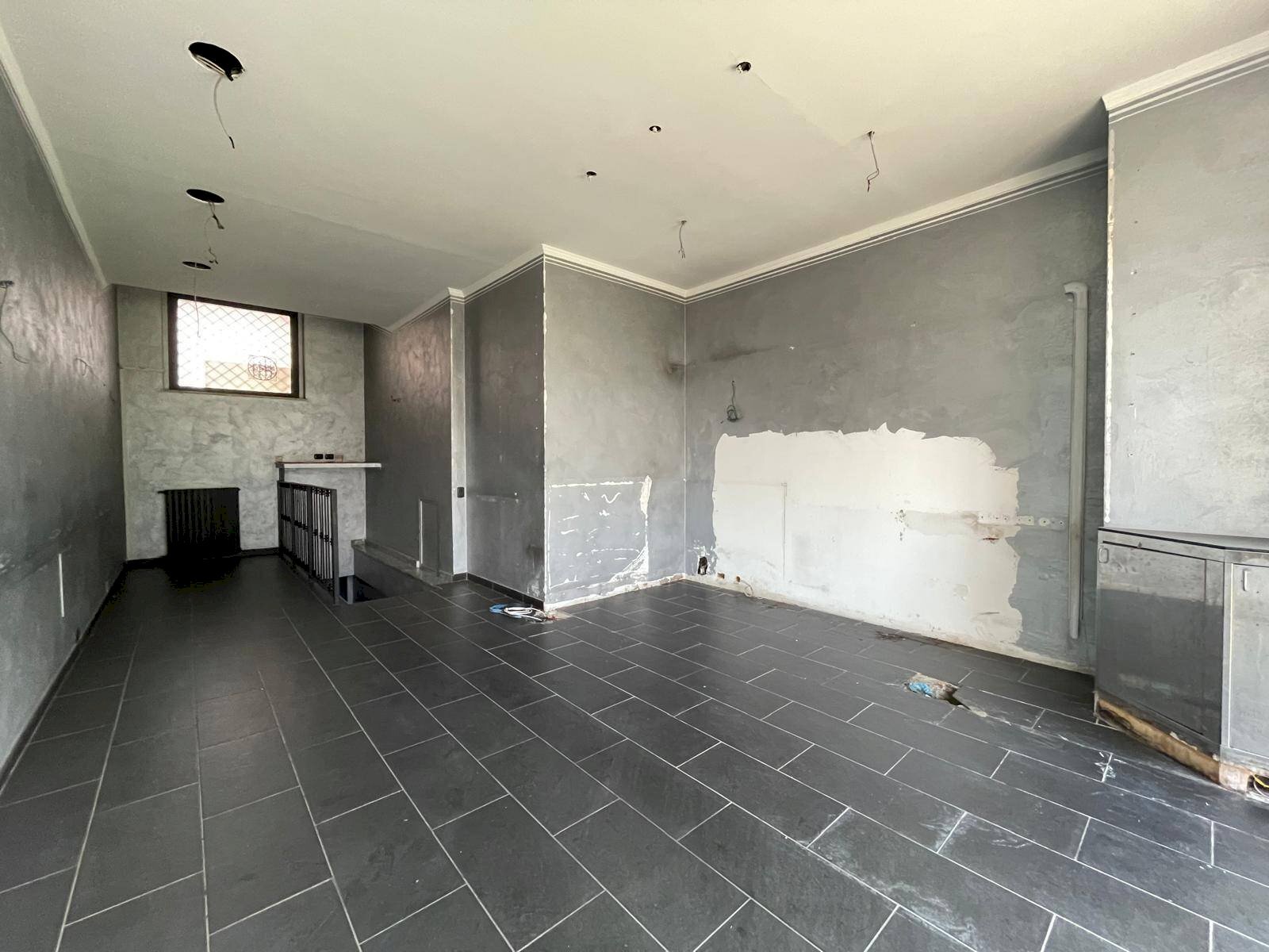 Foto 2 - Locale Commerciale Via Stupinigi
 
4, Nichelino - foto 2