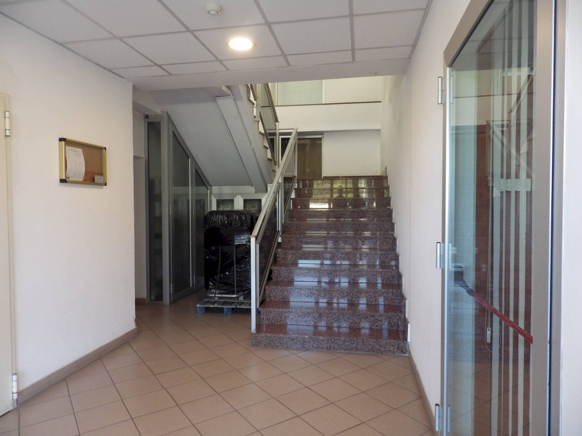 Foto 3 - Locale Commerciale CORSO MONCENISIO
 
63, Rosta - foto 3