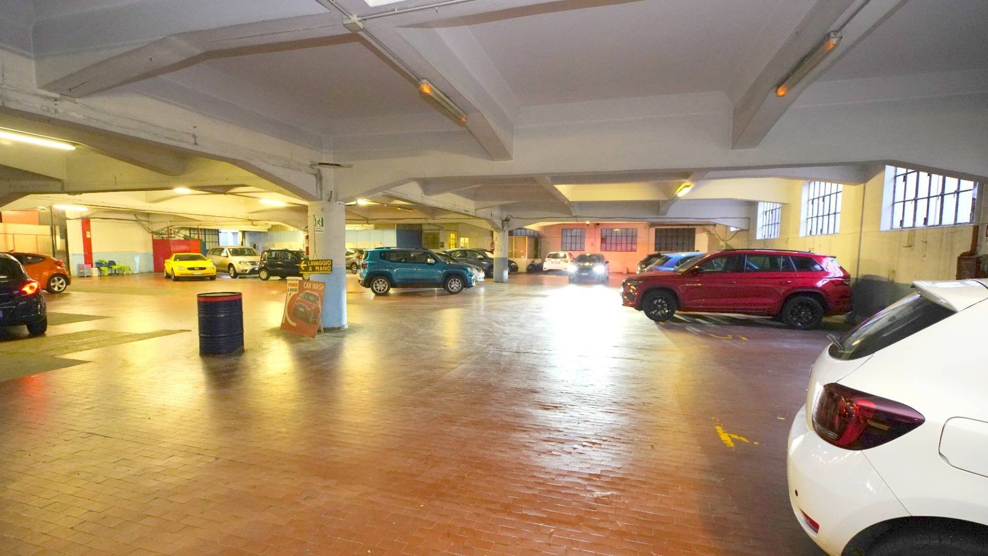 Foto 1 - Commercial Premises VIA ISSIGLIO
 
76, Torino - photo 1