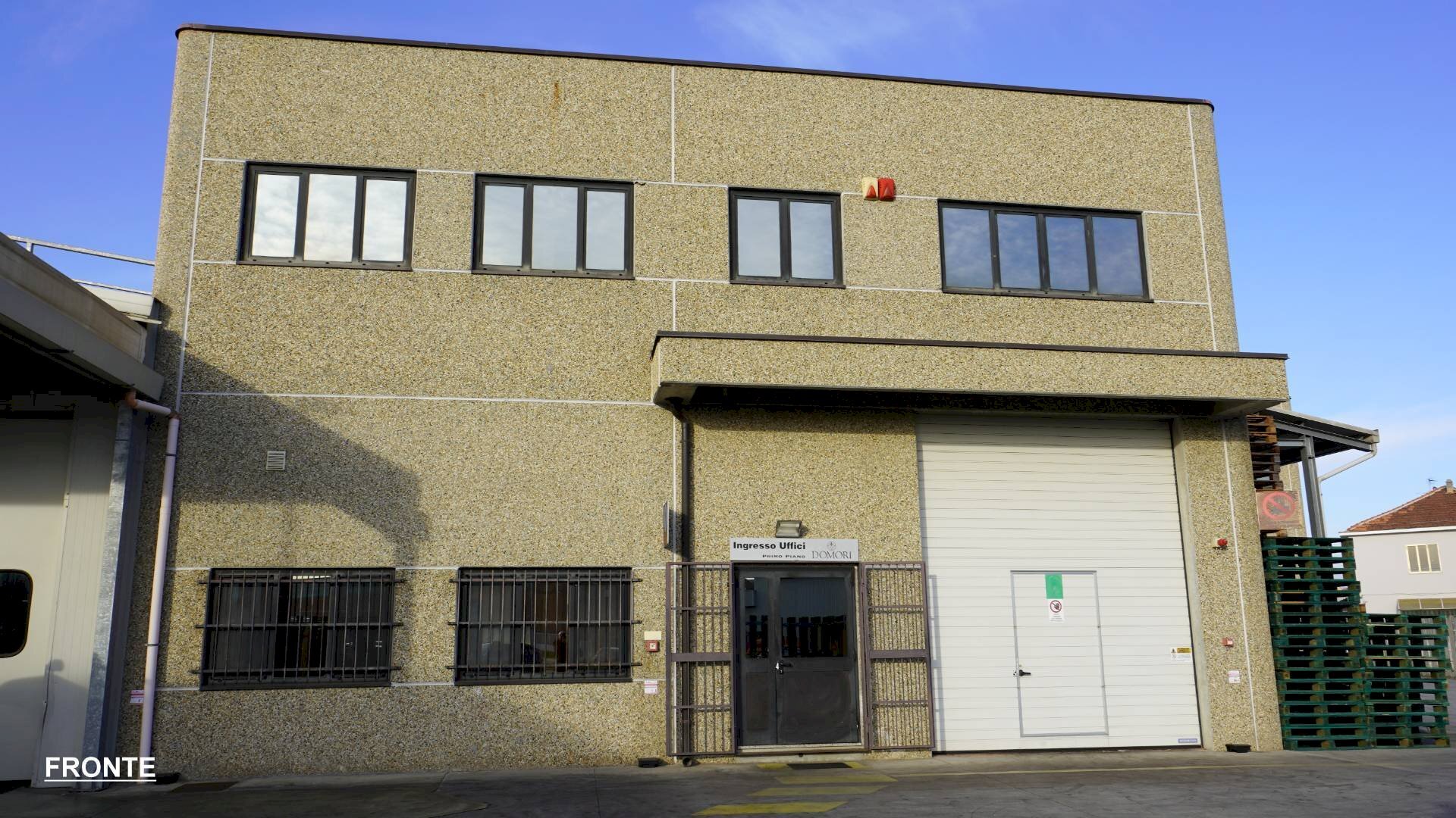 Foto 2 - Capannone Via Pinerolo
 
74, None - foto 2