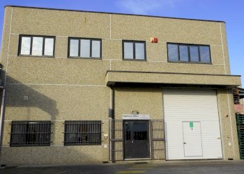 Foto 2 - Shed Via Pinerolo
 
74, None - photo 2