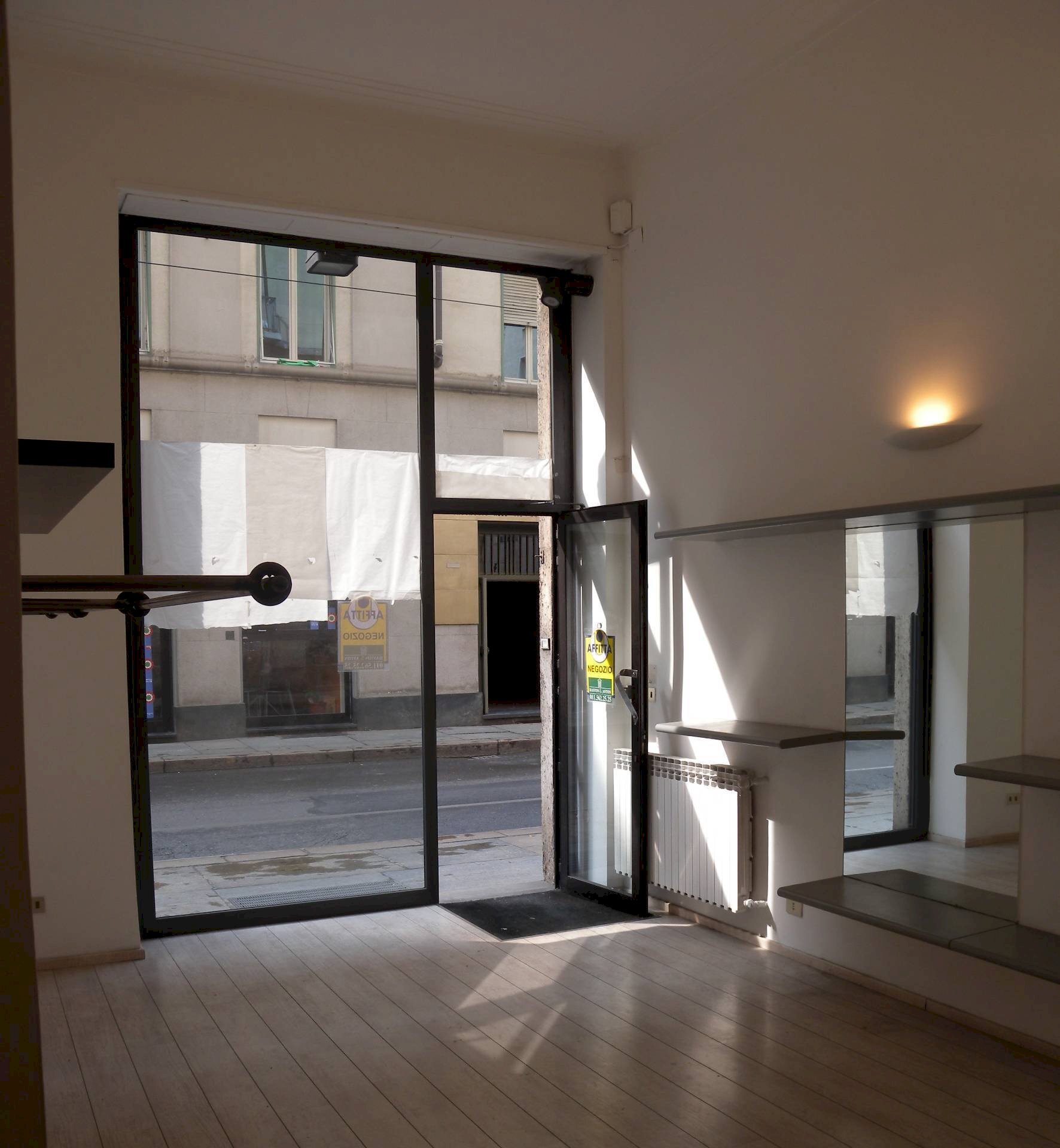 Foto 4 - Negozio Via XX settembre
 
18, Torino - foto 3