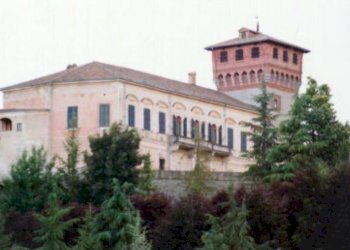 Castello di Bubbio2 - Castle Piazza Castello
 
1, Bubbio - photo 3