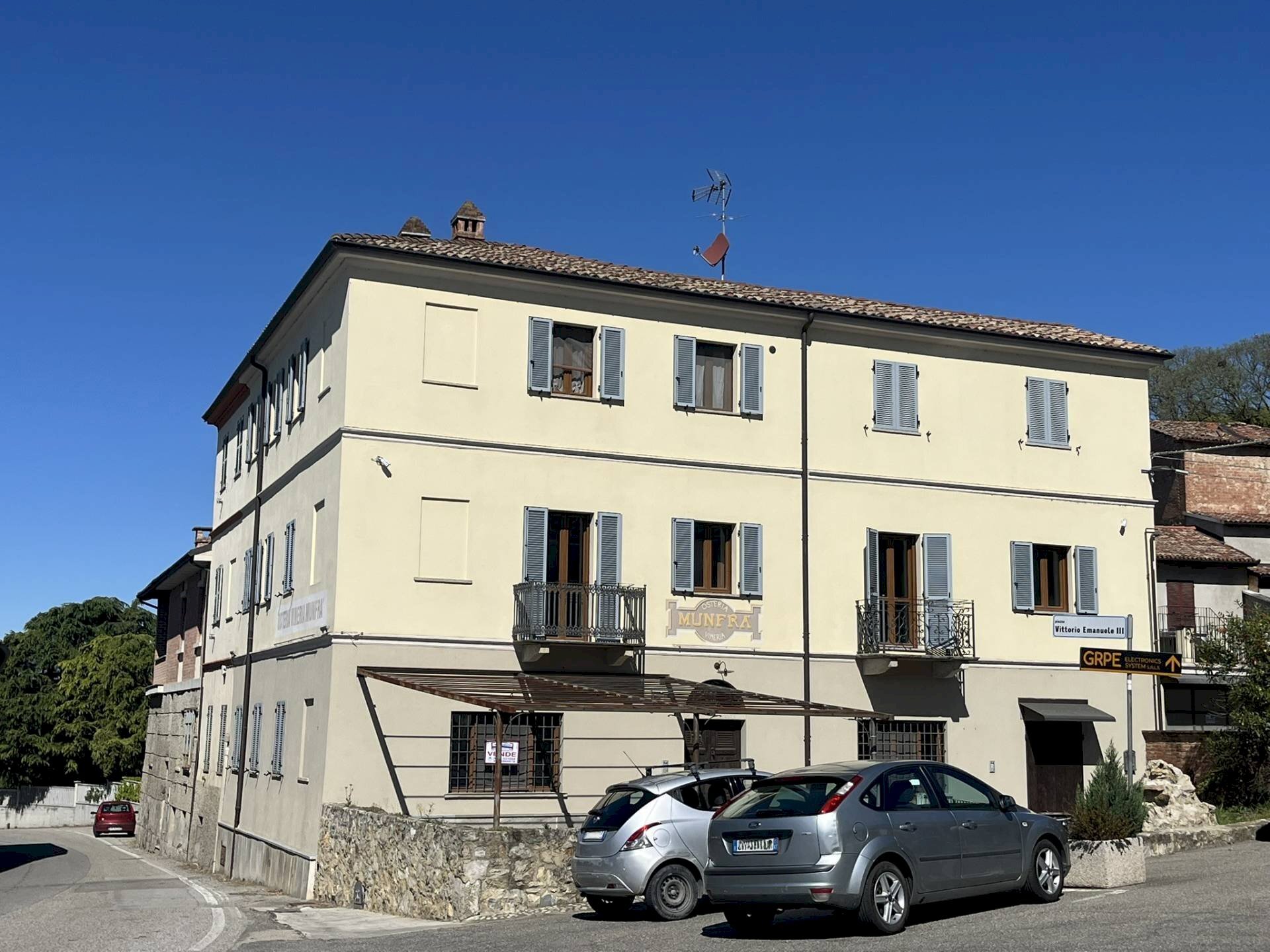 Foto 1 - Stabile - Palazzo Piazza Vittorio Emanuele
 
3, Alfiano Natta - foto 1