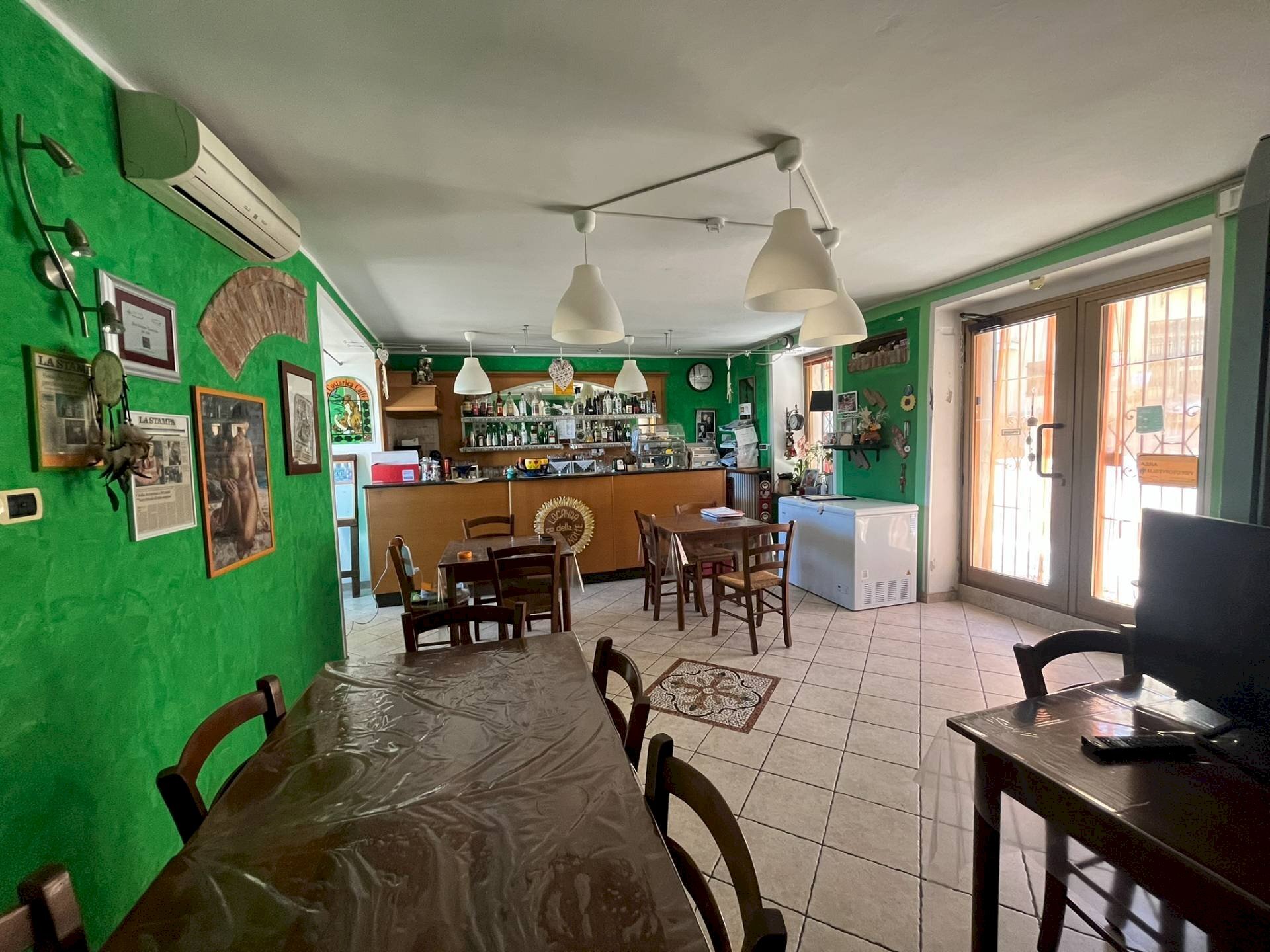 Foto 2 - Locale Commerciale piazza Umberto I
 
4, Piovà Massaia - foto 2