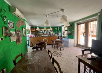 Foto 2 - Locale Commerciale piazza Umberto I
 
4, Piovà Massaia - foto 2