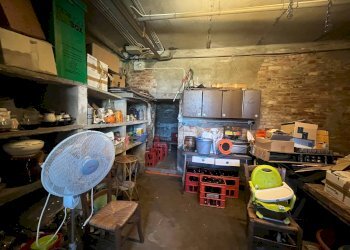 Foto 10 - Locale Commerciale piazza Umberto I
 
4, Piovà Massaia - foto 10