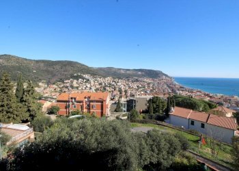 Foto 59 - Bilocale Via Piave
 
56, Pietra Ligure - foto 56