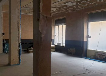 Interno locale - Commercial Premises Via Pont
 
2, Torino - photo 9