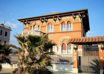 Foto 2 - Villa Viale Amerigo Vespucci
 
7, Massa - foto 2