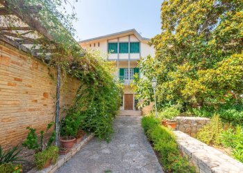 Foto 32 - Villa Via Marche
 
85, Galatina - foto 32