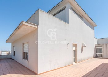 Foto 1 - Attic Via Giulio Cesare Viola
 
15, Galatina - photo 1