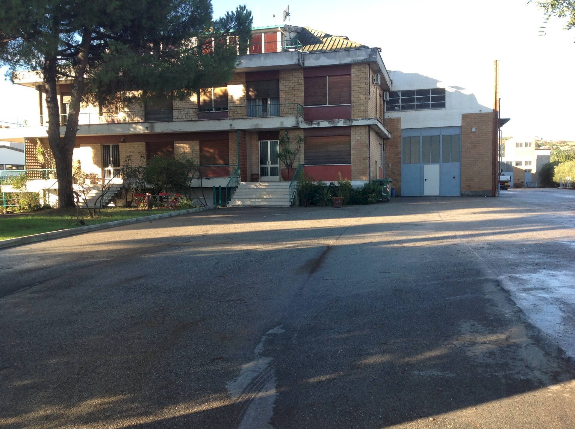 Foto 1 - Capannone Via Roma
 
344, Martinsicuro - foto 1