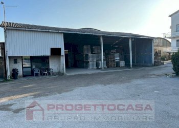Foto 2 - Capannone Viale Alcide De Gasperi
 
335, Monteprandone - foto 2