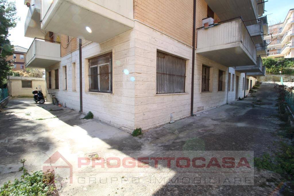 Foto 2 - Locale Commerciale VIA DAMIANI, San Benedetto del Tronto - foto 2