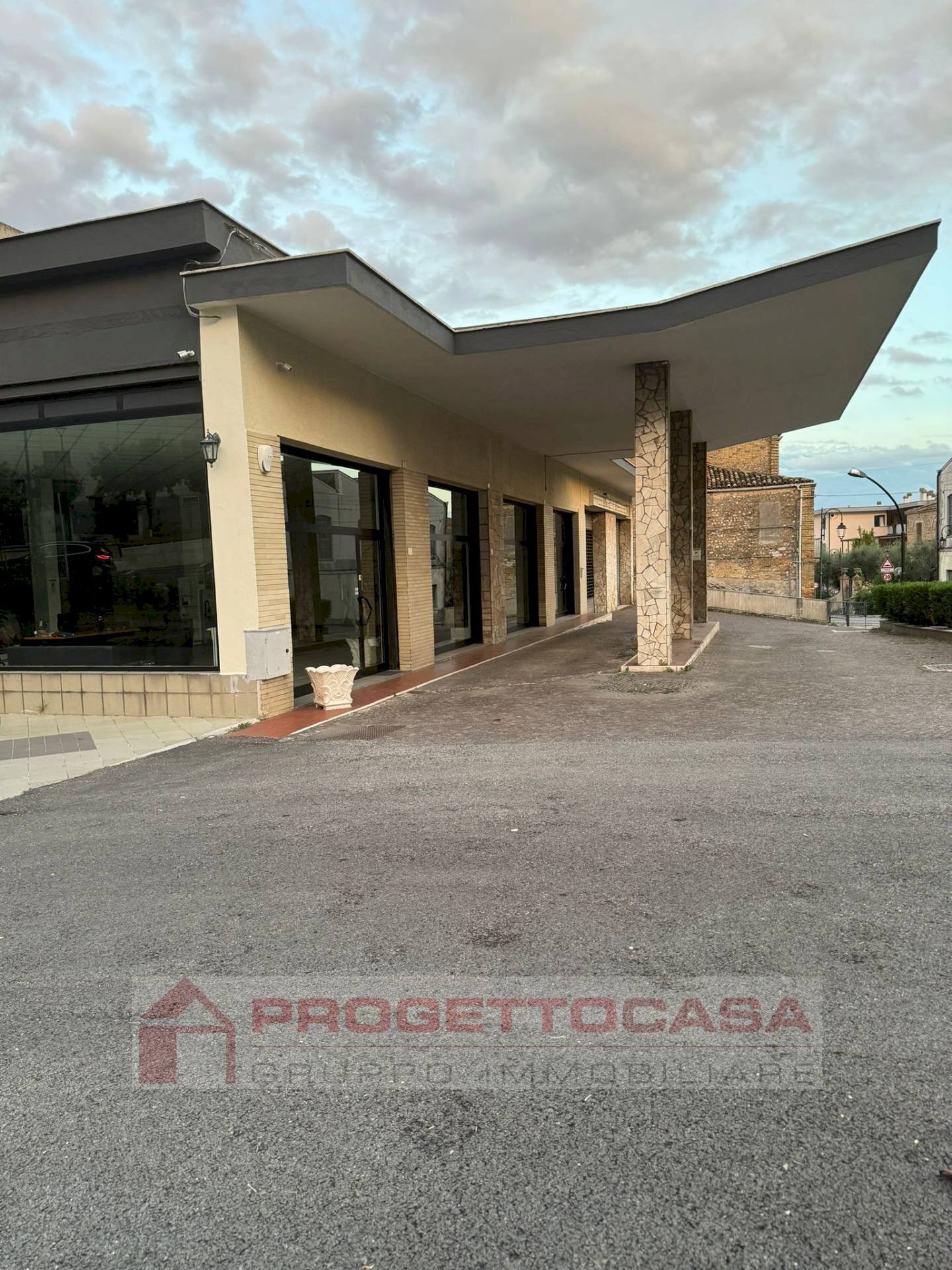 Foto 1 - Locale Commerciale Via G.Matteotti, Nereto - foto 1