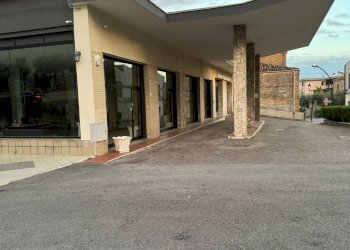 Foto 1 - Locale Commerciale Via G.Matteotti, Nereto - foto 1