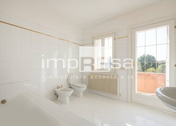 Bagno - Villa Madre Teresa di Calcutta
 
0, Annone Veneto - foto 12
