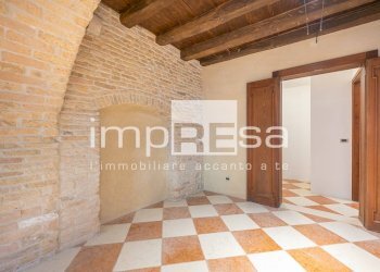 Interno - Bilocale Piazza Mercato
 
3, Valvasone Arzene - foto 4