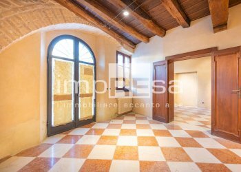 Interno - Bilocale Piazza Mercato
 
3, Valvasone Arzene - foto 10