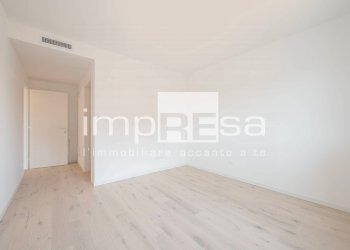 Camera Matrimoniale - Appartamento Via Carducci
 
10, Fiume Veneto - foto 10