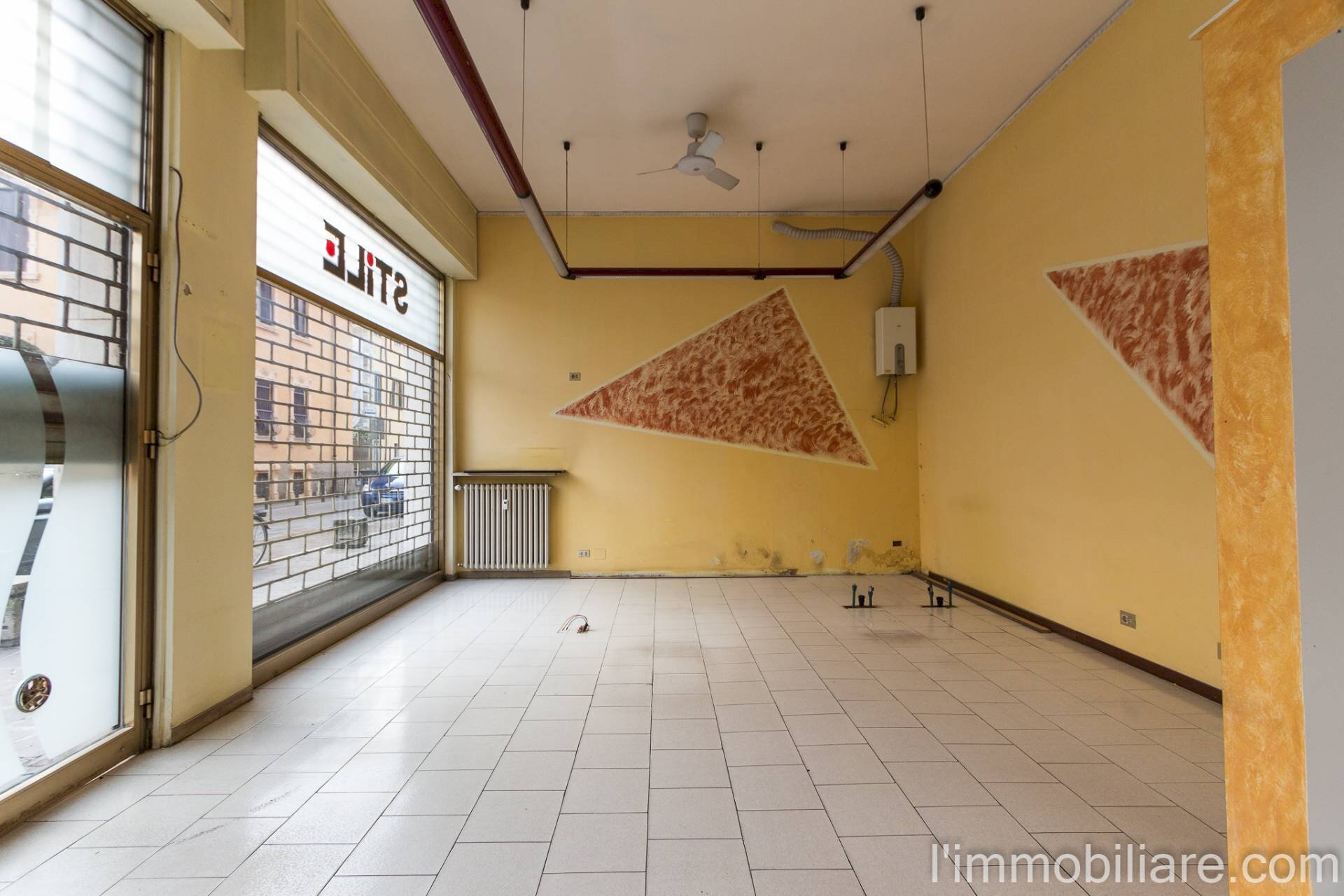 Foto 3 - Negozio Via Monte Nero
 
6, Verona - foto 3