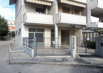 Foto 1 - Laboratorio Via Mazzini, Acquaviva Picena - foto 1