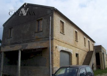 Foto 4 - Rustico contrada forola
 
18, Acquaviva Picena - foto 4