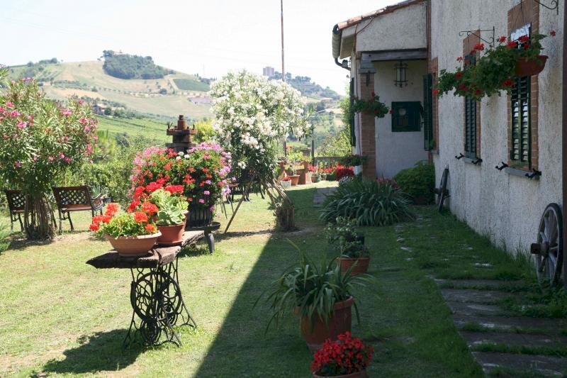 Foto 1 - Rustico Contrada S. Maria in Accubitu
 
14, Acquaviva Picena - foto 1
