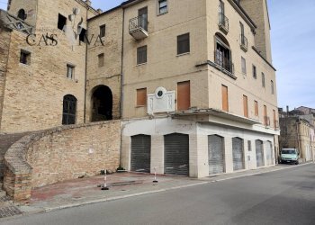 Foto 1 - Locale Commerciale Viale G. Leopardi
80, Acquaviva Picena - foto 1