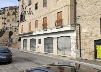 Foto 2 - Locale Commerciale Viale G. Leopardi
80, Acquaviva Picena - foto 2