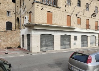 Foto 6 - Locale Commerciale Viale G. Leopardi
80, Acquaviva Picena - foto 6