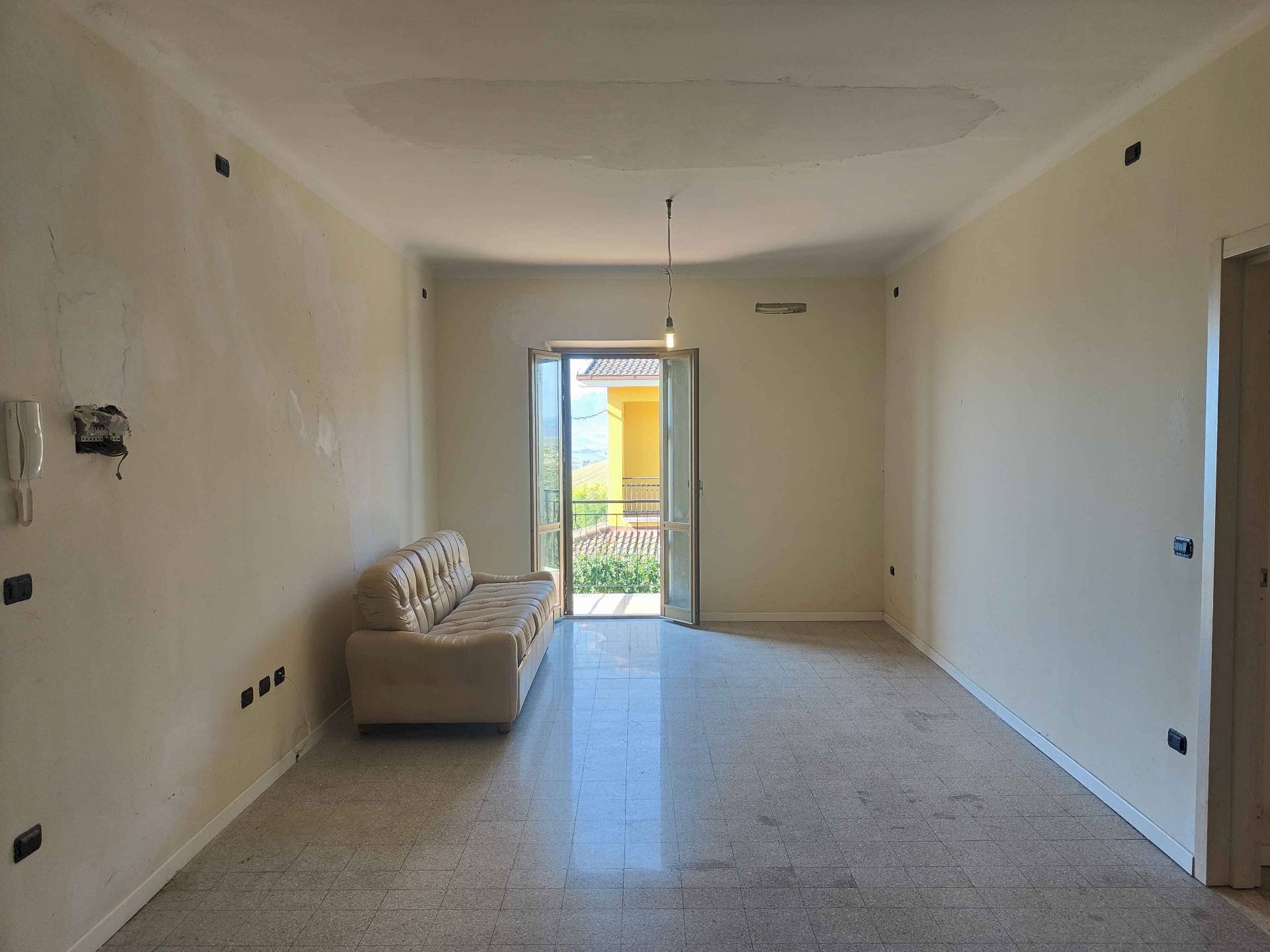 Foto 3 - Rustico Contrada Santa Caterina
 
10, Acquaviva Picena - foto 3