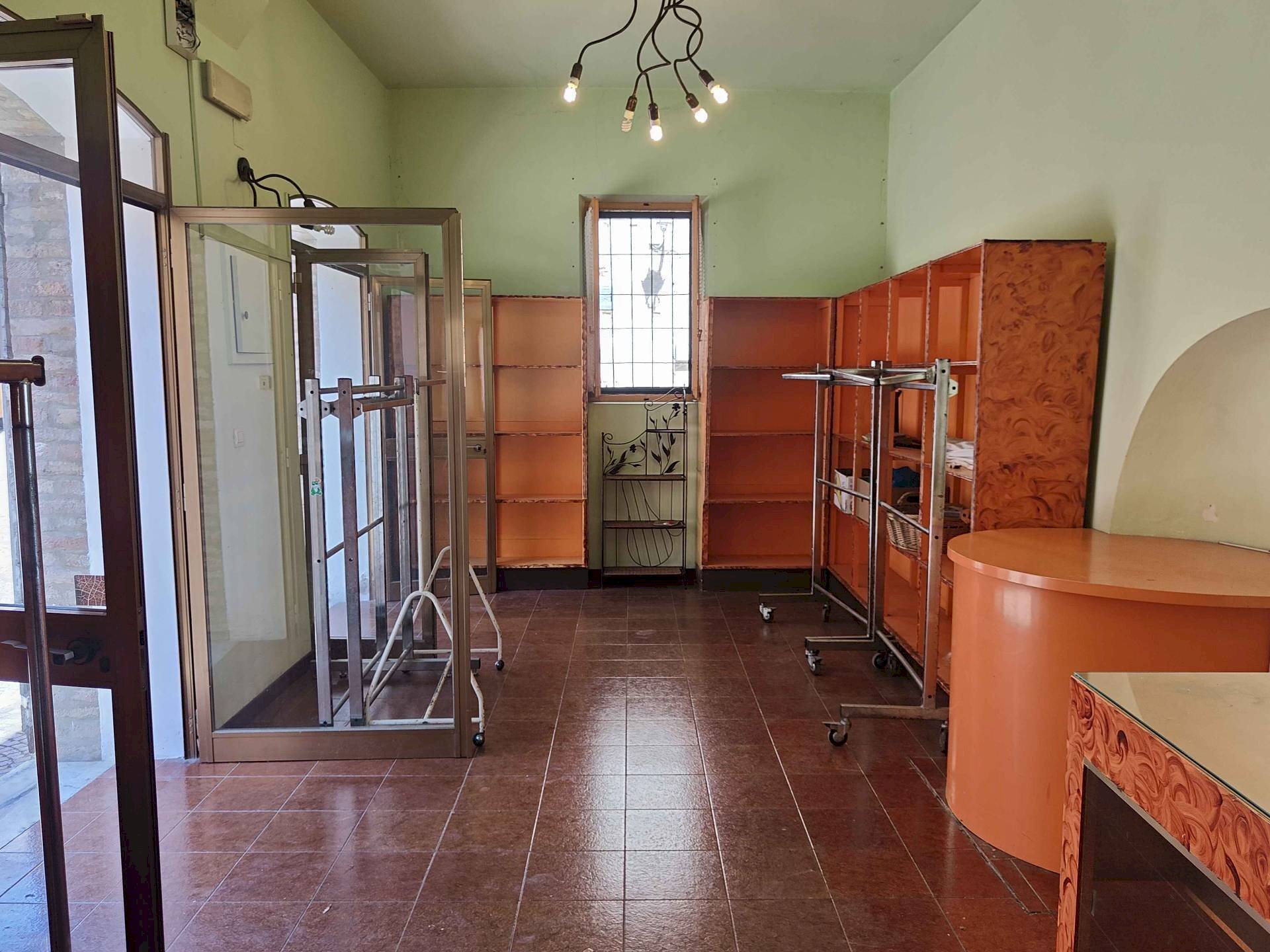 Foto 2 - Locale Commerciale Piazza San Nicolò
 
1, Acquaviva Picena - foto 2