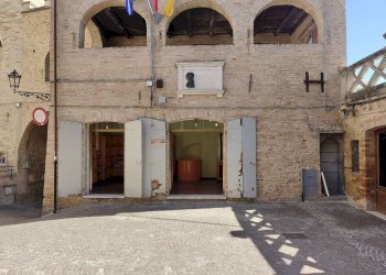 Foto 4 - Locale Commerciale Piazza San Nicolò
1, Acquaviva Picena - foto 4
