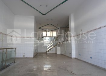 Foto 2 - Commercial Premises via Lecce
 
13, Gallipoli - photo 2