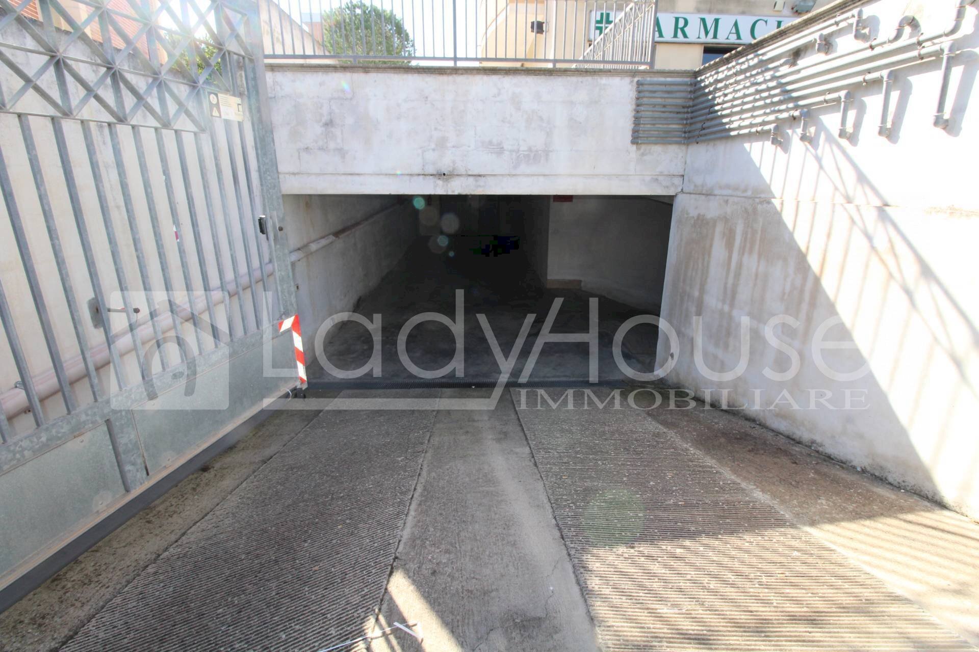 Foto 3 - Box Viale Europa
 
14, Gallipoli - foto 3