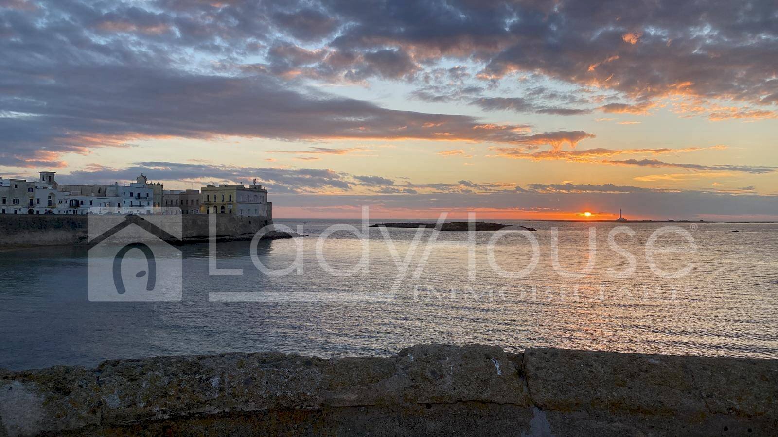 Foto 3 - Commercial Activity Via Carlo Muzio
 
25, Gallipoli - photo 3