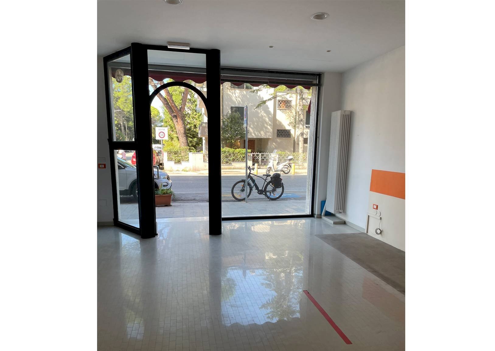 Foto 1 - Attività Commerciale Via Flaminia, Pesaro - foto 1