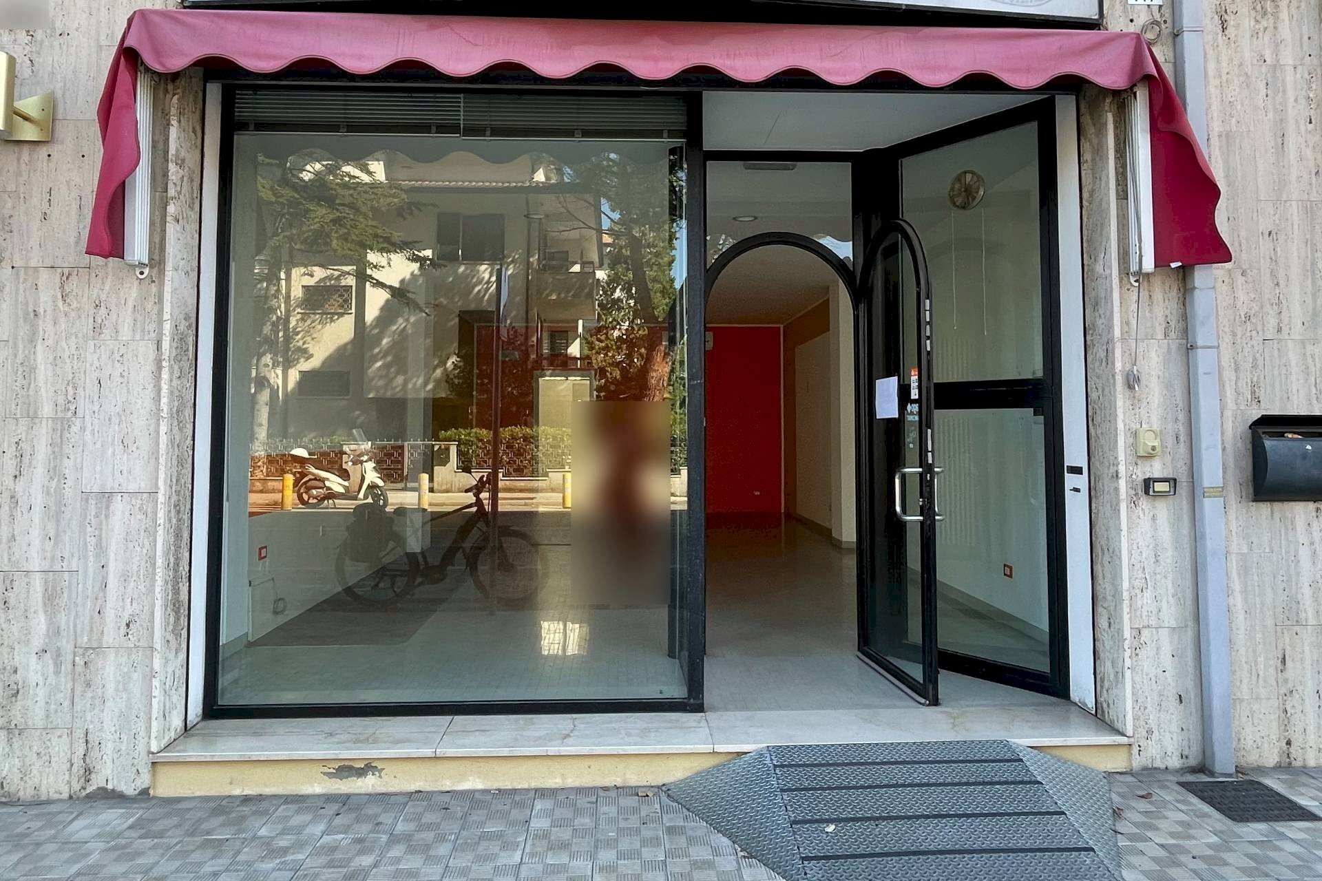 Foto 2 - Attività Commerciale Via Flaminia, Pesaro - foto 2