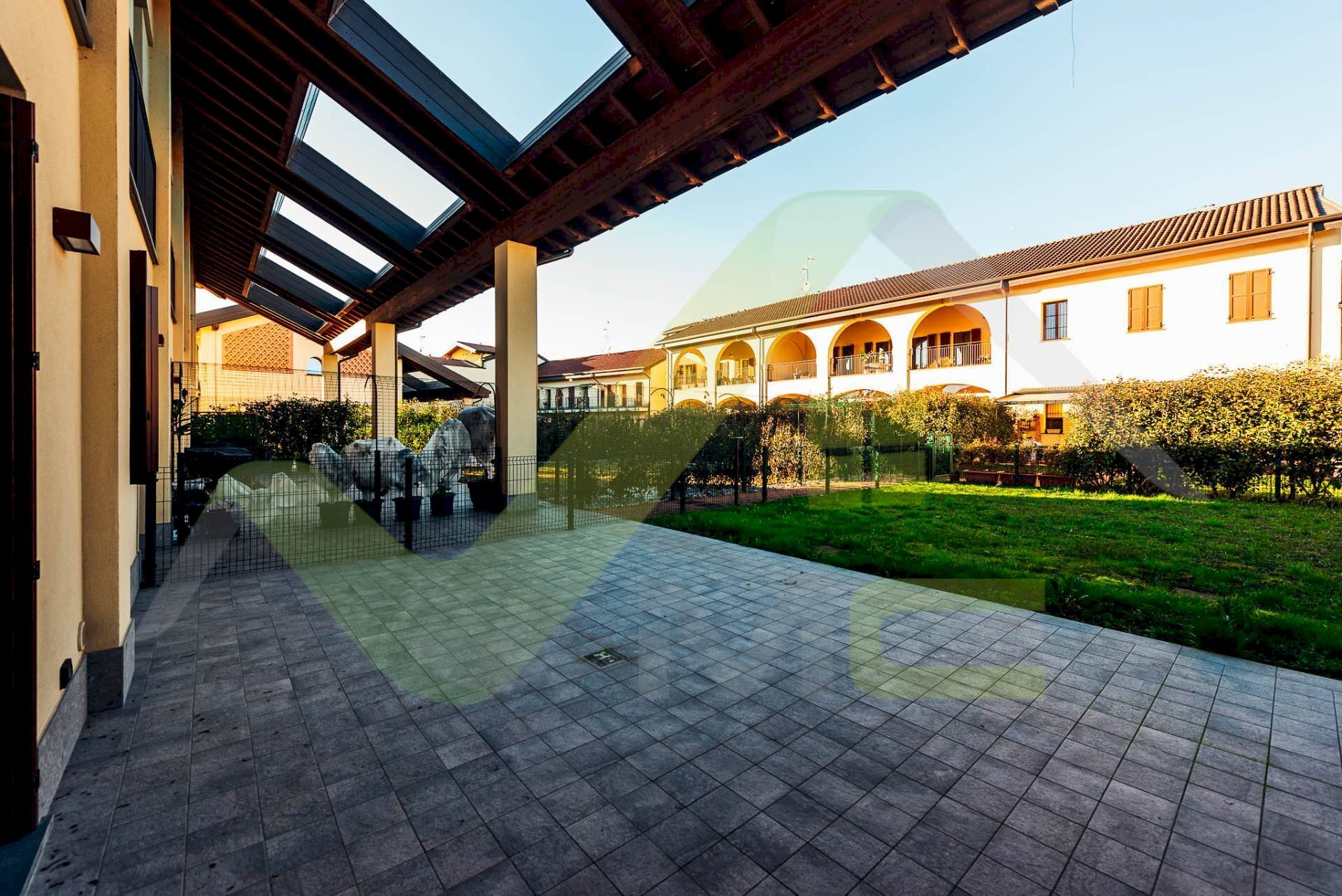 Foto 2 - Three-room apartment Via Giuseppe Garibaldi, Rodano - photo 2