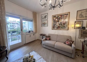 Soggiorno - Four-room apartment Via Catullo
 
1, Trieste - photo 1
