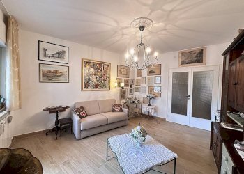 Soggiorno - Four-room apartment Via Catullo
 
1, Trieste - photo 2