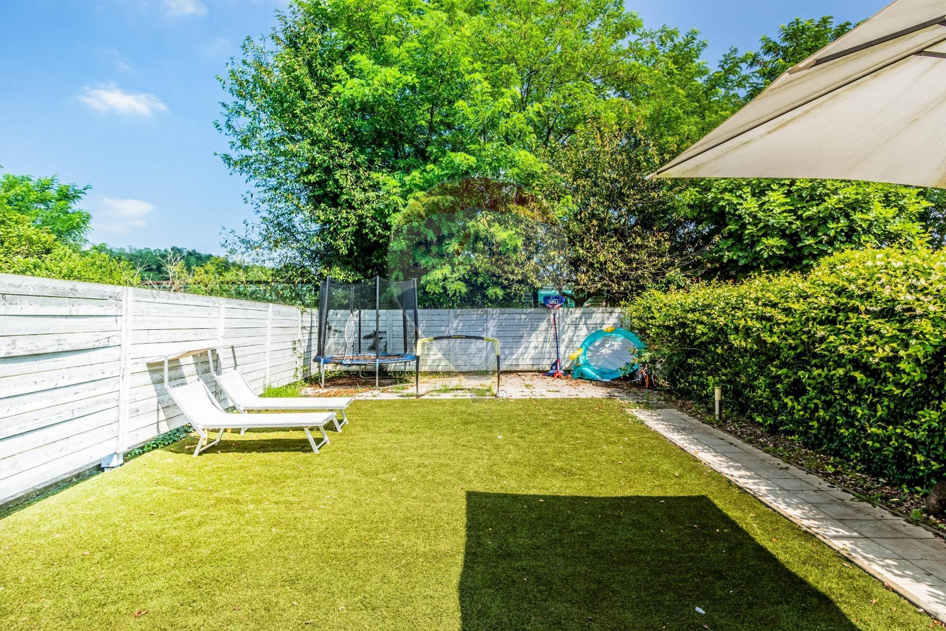 Giardino - Trilocale Via adige
 
2, Albizzate - foto 2