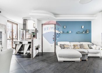 Soggiorno - Trilocale Via adige
 
2, Albizzate - foto 6