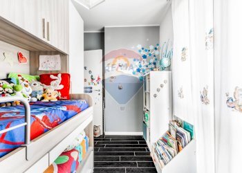 Camera / camera da letto - Trilocale Via adige
 
2, Albizzate - foto 15