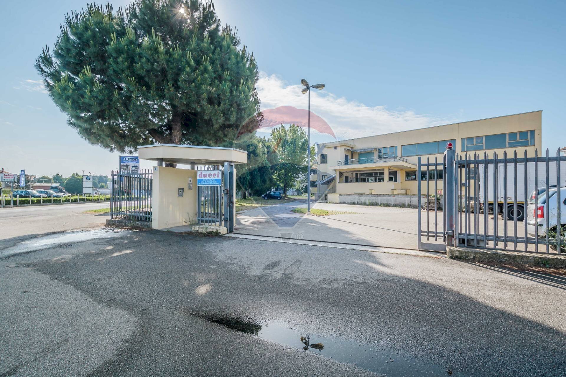 Edificio all\'aperto - Locale Commerciale Busto Arsizio - foto 1