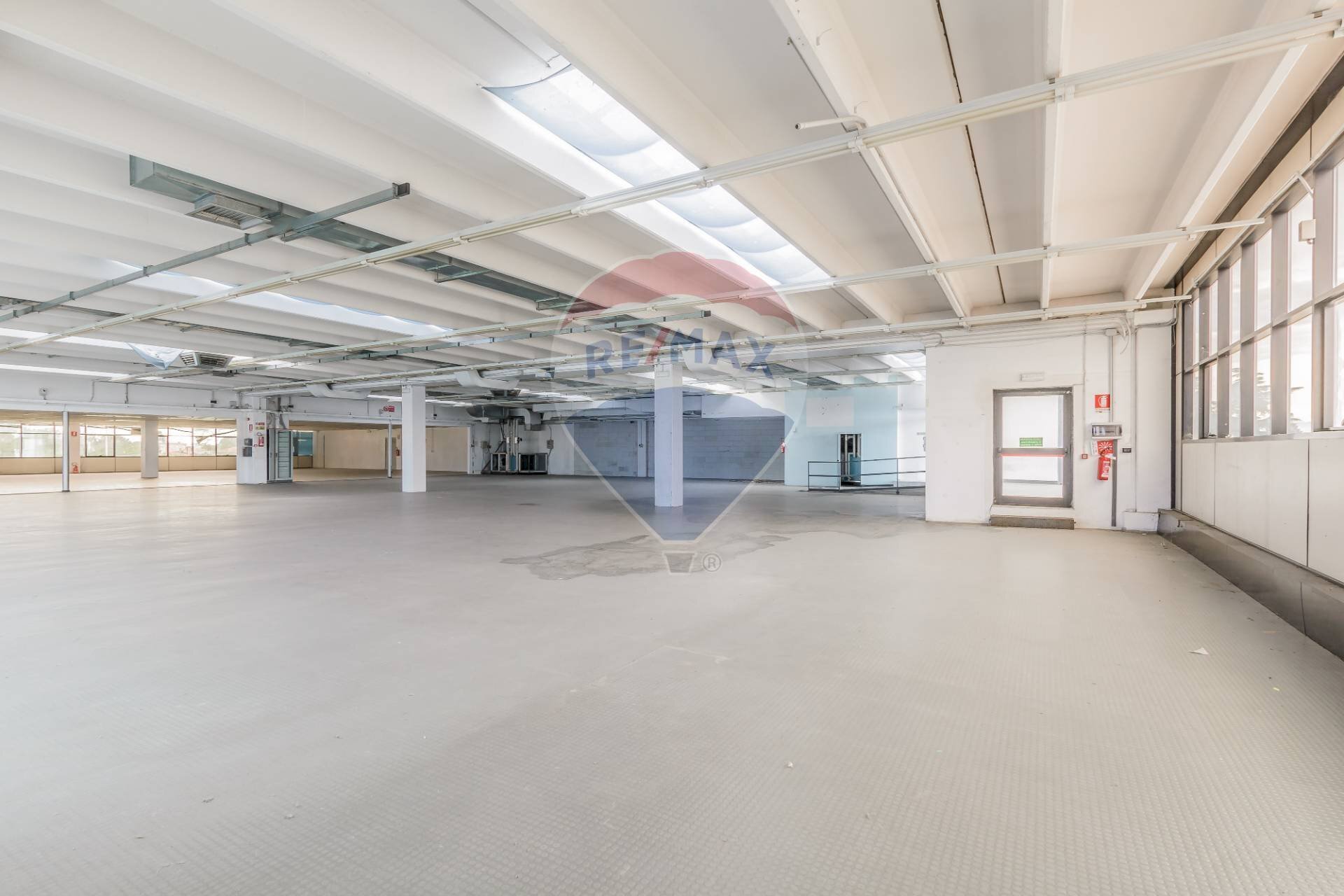 Parcheggio - Commercial Premises Busto Arsizio - photo 2