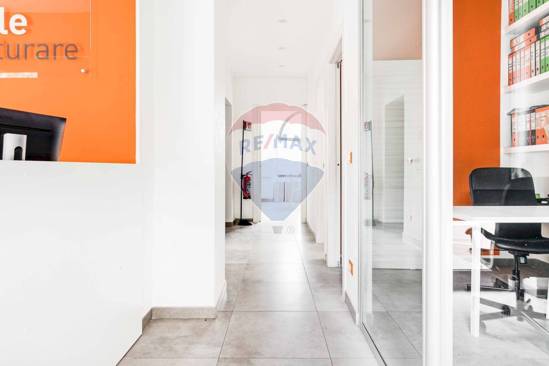 Hall / corridoio - Negozio magenta
 
19, Varese - foto 1