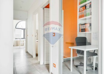 Hall / corridoio - Negozio magenta
 
19, Varese - foto 6